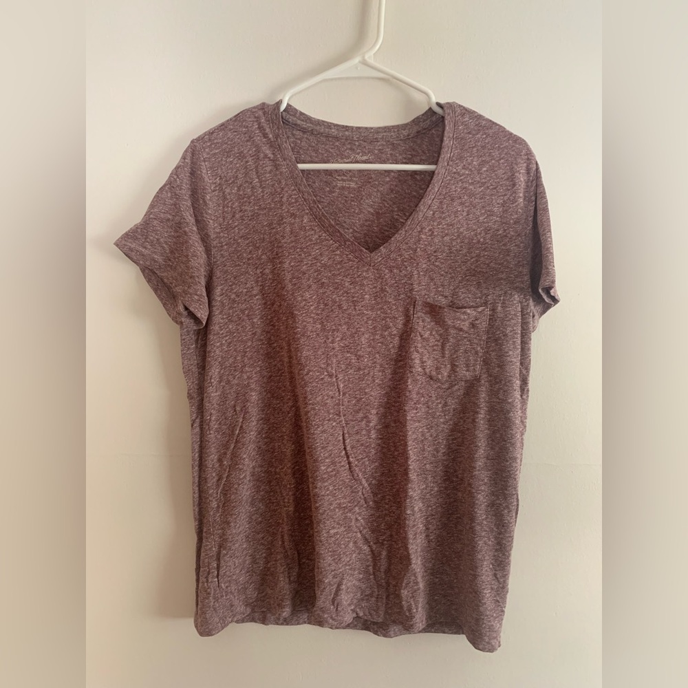 Universal Thread tshirt, Size L